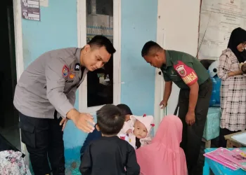 Dukung Pencegahan Stunting, Bhabinkamtibmas Kelurahan Banggae Dampingi Kegiatan Posyandu