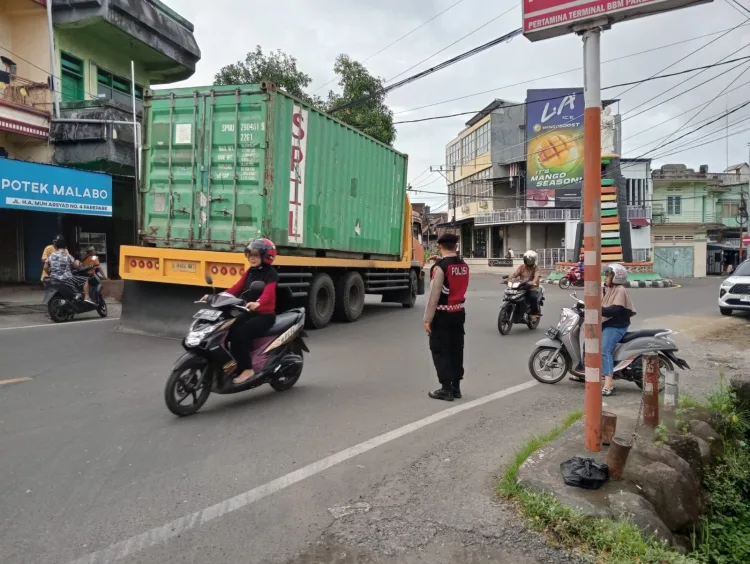 Kawal Aktivitas Warga, Sat Samapta Polres Parepare Sebar Personel di Sejumlah Ruas Jalan