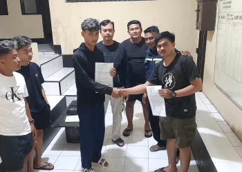 Bhabinkamtibmas Polsek Bacukiki Selesaikan Perkelahian Remaja Melalui Mediasi