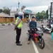 Sepekan Operasi Keselamatan, Polres Maros Berikan Teguran Ke Pengendara Sepeda Motor Tidak Gunakan Helm