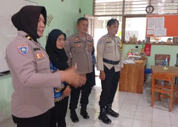 Police Goes To School, Sat Binmas Polres Parepare Berikan Edukasi Bahaya Perundungan di SMP Negeri 13