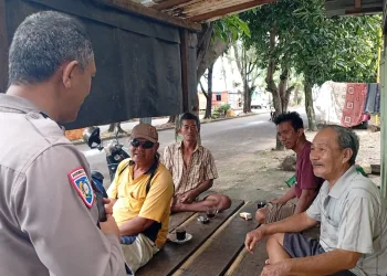Mobile Sat Binmas Polres Parepare, Bertemu Warga Sampaikan Imbauan Kamtibmas dan Sosialisasikan Penerimaan Anggota Polri Tahun 2025