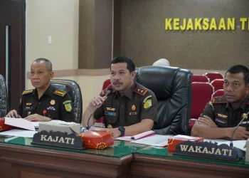 Kajati Sulsel Agus Salim Selesaikan Perkara Penganiayaan Buruh Terhadap Ketua RT di Maros Melalui Keadilan Restoratif