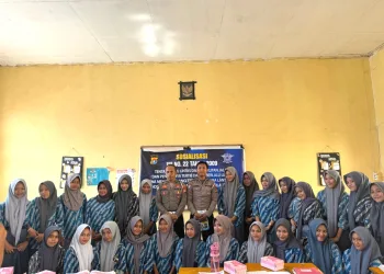 Unit Kamseltibcar Sat Lantas Polres Majene Sosialisasikan Keselamatan Berlalu Lintas di SMKN 1 Majene