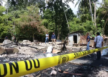 Sat Reskrim Polres Aceh Selatan Bersama Tim Labfor Polda Sumatra Utara Olah TKP Dugaan Pembakaran dan Pengerusakan Rumah