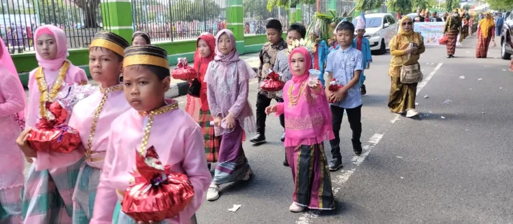 Blunder, Karnaval Kebudayaan Ditunda, Wali Murid dan Guru di Parepare, Jungkir Balik!