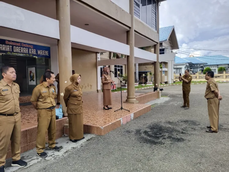 Pengarahan Wabup Majene kepada staf dan sekretariat daerah