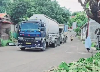 Truk Tutupi Jalan, ini Tindakan Kasat Lantas Polres Parepare