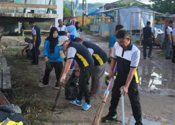 Peringati Hari Peduli Sampah, Pemkab Majene Bersih bersih
