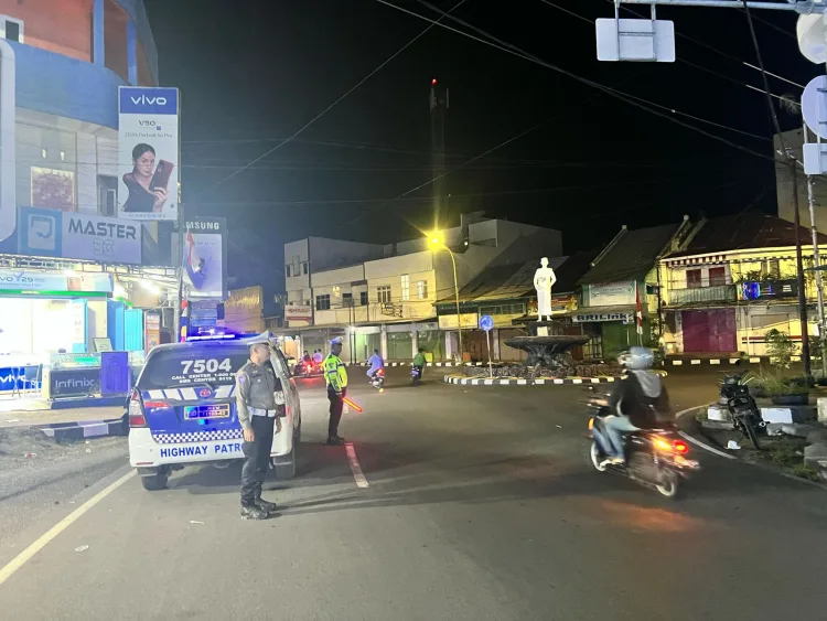 Patroli Blue Light Antisipasi Aksi Balap Liar, Kasat Lantas Polres Parepare : Jika Tertangkap Tangan, Sanksi Tegas Menanti