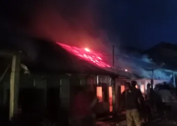 4 Rumah Warga Hiliasi Terbakar Diduga Akibat Tumpahan Bensin