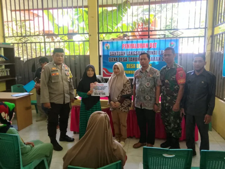 Pemdes Betteng Salurkan BLT DD di Bulan Ramadhan