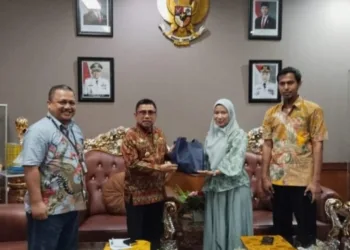 Direktur UT Bangun Silaturahmi Dengan Bupati Majene