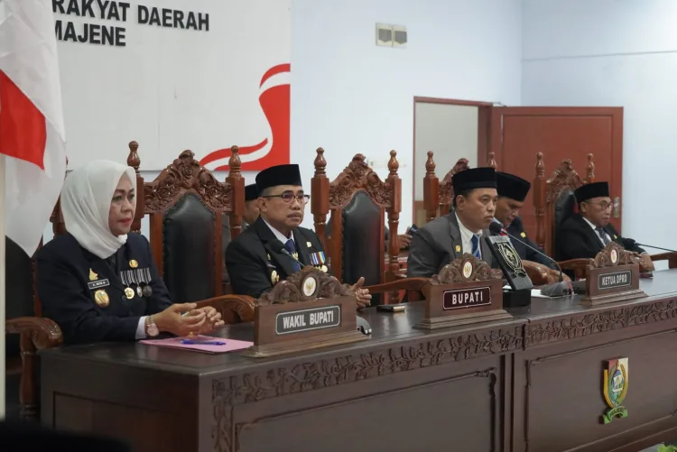 Rapat Paripurna DPRD, Bupati Majene Paparkan Visi-Misi
