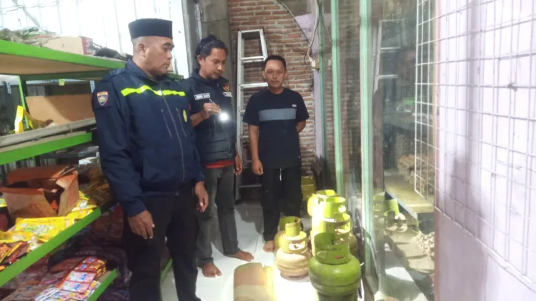 Personel Polsek Malunda Lakukan Pengawasan Ketersediaan Gas LPG Selama Ramadhan