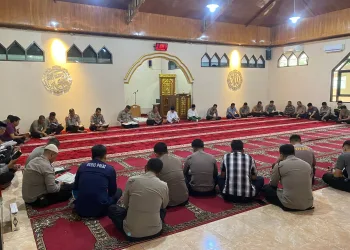 Kapolres Majene Gelar Tadarusan Bersama Jamaah Masjid Nurul Ikhlas