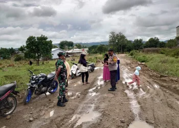 Bhabinkamtibmas dan Babinsa Lapadde Lakukan Pengecekan Area Kompleks Pembangunan BTN Yang Ditolak Warga
