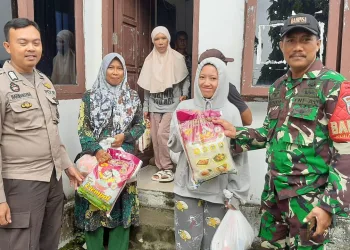 Bhabinkamtibmas dan Babinsa Bacukiki Dampingi Operasi Pasar Murah Paket Ramadhan