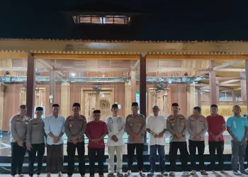 Kapolres Aceh Selatan Tarawih Keliling Pererat Tali Silaturahmi