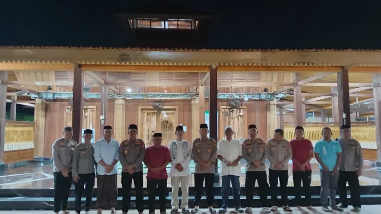 Kapolres Aceh Selatan Tarawih Keliling Pererat Tali Silaturahmi