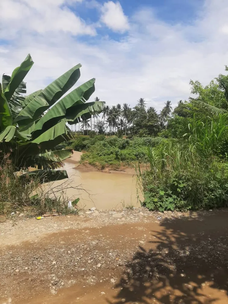 JALAN DESA BOLA BULU. KABUPATEN SIDRAP. MEMBAHAYAKAN