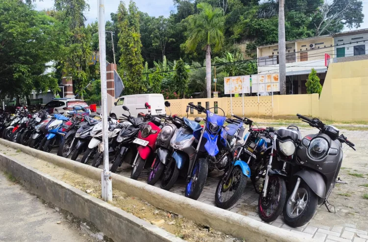 Bubarkan Aksi Balapan Liar, Polres Majene Amankan Puluhan Sepeda Motor