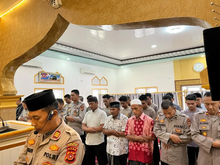 Polres Aceh Selatan Gelar Shalat Ghaib untuk Mendoakan Personel Polri yang Gugur dalam Melaksanakan Tugas
