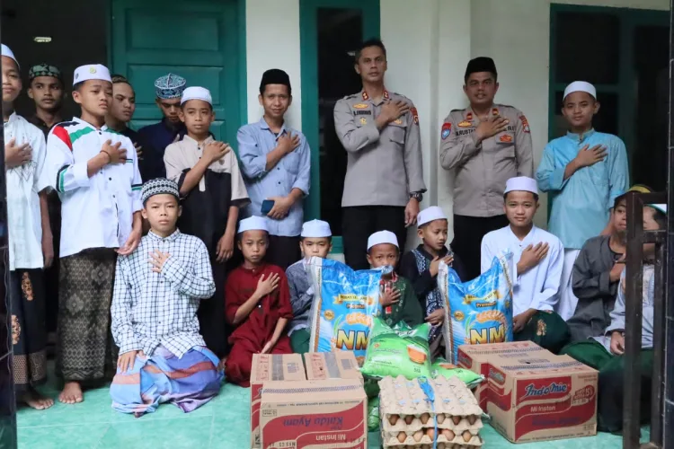Berbagi Keberkahan di Bulan Suci, Kapolres Majene Gelar Bakti Sosial di Panti Asuhan Al Ma’wa Simullu