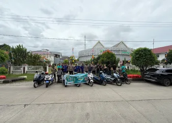 Sat Binmas Polres Barru dan YNCI Barru Bagikan Takjil untuk Pengguna Jalan