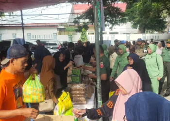 Wakil Bupati Majene Tinjau Langsung Kegiatan Gerakan Pangan Murah Di Gedung Assamalewuang