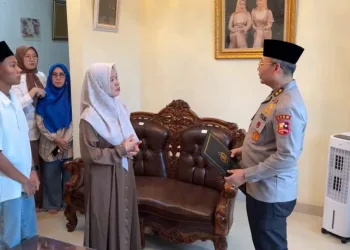 Kapolri Berikan Penghargaan Rekpro Bintara ke Daffa, Sepupu Almarhum Briptu Ghalib