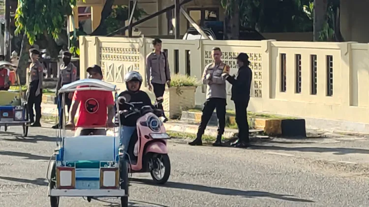 Kapolres Majene Pantau Langsung Arus Mudik Lebaran