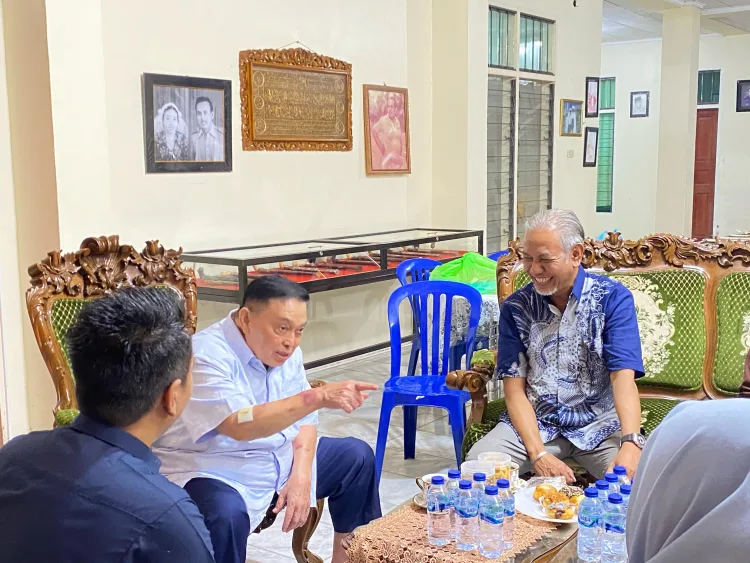 Silaturahmi, Plh Sekprov Sulbar kunjungi Wagub Salim S Mengga di Polman