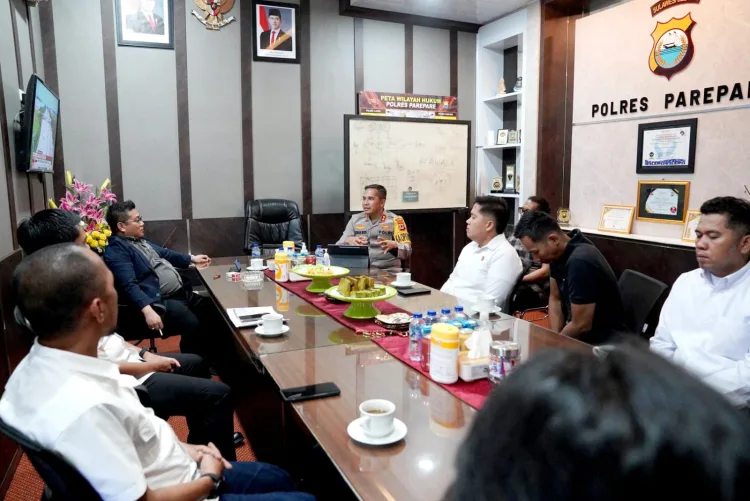 Anggota Komisi III DPR-RI Kunjungi Polres Parepare, Minta Polres Parepare Transparan Dalam Penanganan Kematian MR