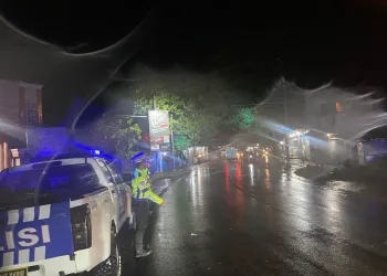 Antisipasi Kejahatan Jalanan dan Pelanggaran Lalu Lintas, Satlantas Polres Majene Gelar Patroli Blue Light