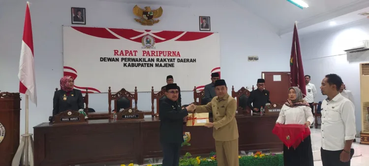 Bupati Majene Sampaikan LKPJ 2024