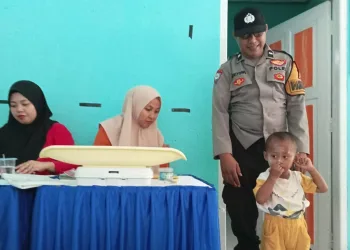 Bhabinkamtibmas Desa Bababulo Dukung Penanganan Stunting Lewat Pendampingan Posyandu