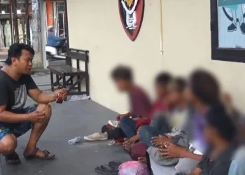 Anggota Resmob Polres Parepare Amankan Sekelompok Anak Membawa Busur