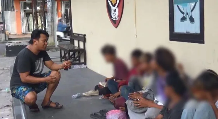 Anggota Resmob Polres Parepare Amankan Sekelompok Anak Membawa Busur