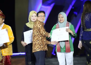 Menuju Puncak Budaya: Anjungan Sulbar Jadi Favorit di Ajang TMII Award