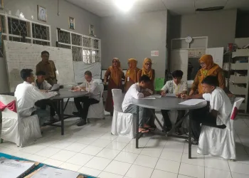 DIBALIK JERUJI BESI, WARGA BINAAN LAPAS IIA PAREPARE MENGIKUTI UJIAN PENDIDIKAN KESETARAAN (UPK) PAKET C TAHUN AJARAN 2024/ 2025.