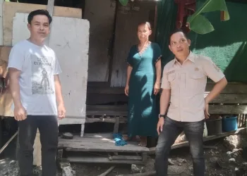 Pj kepala Desa Bonde Utara,tinjau rumah yang tidak layak huni