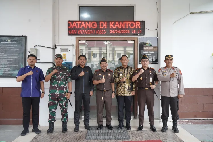 Kajati Sulsel Tinjau Kinerja Kejari Sinjai, Tekankan Sinergi dengan Pemda