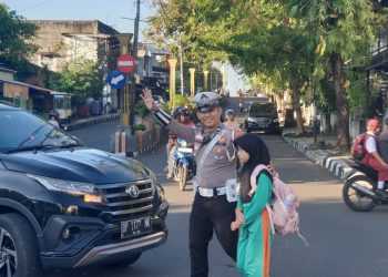 Sat Lantas Polres Parepare Lakukan Pelayanan Keselamatan Lalu Lintas