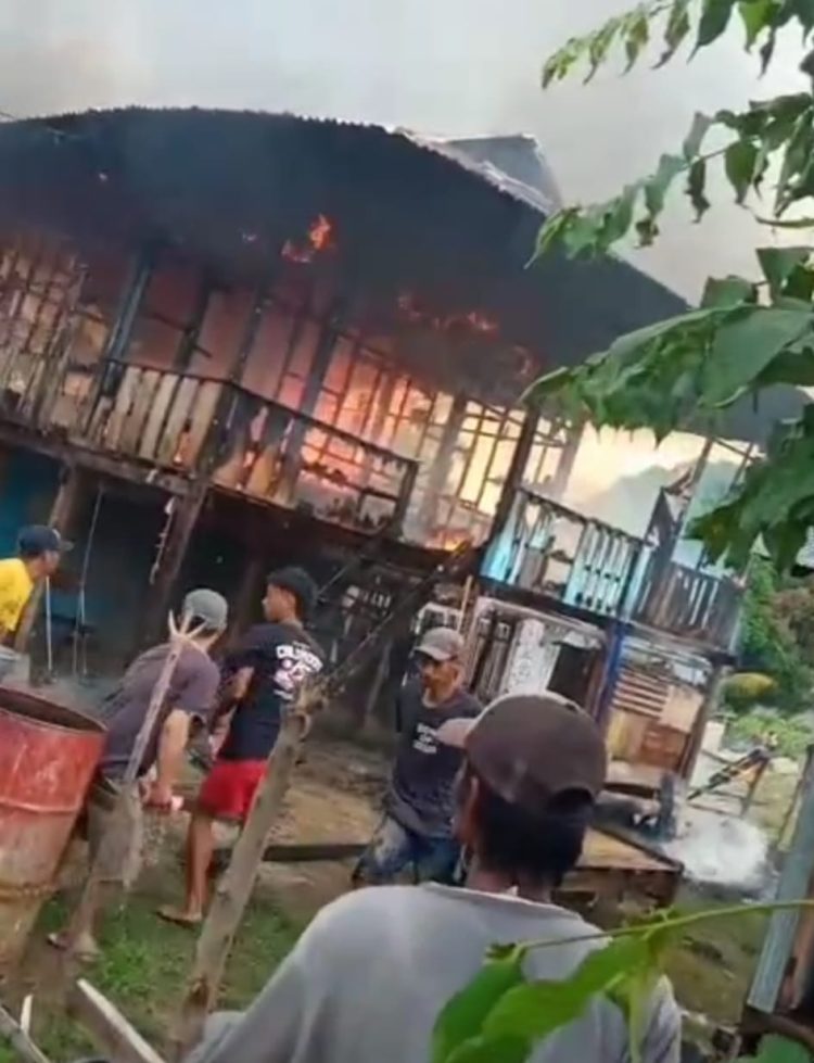 Rumah Jabbar Diamuk Sijago Merah
