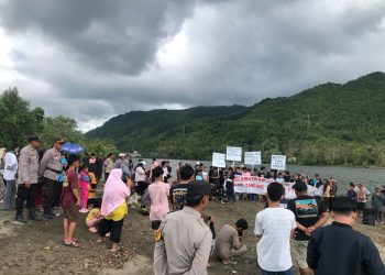 Polri Jamin Keamanan Aksi Damai, Personel Polres Majene Amankan Unjuk Rasa Penolakan Tambang Pasir di Tubo