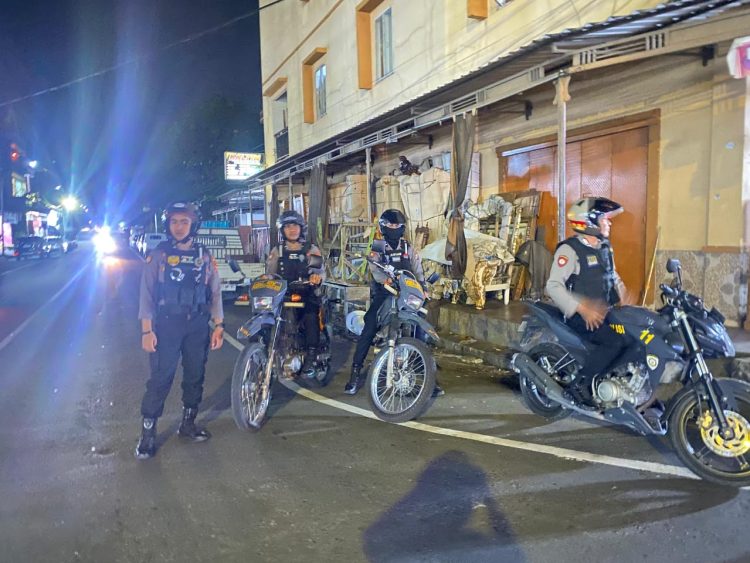 Sat Samapta Polres Parepare Lakukan Patroli Malam, Sasar Objek Vital hingga Lapangan Alun – Alun Kota