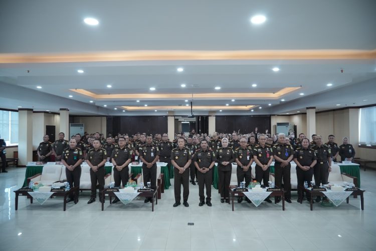 Inspeksi Pimpinan di Kejati Sulsel, Jamwas Rudi Margono Ajak Pegawai Bangun Kepedulian Terhadap Institusi