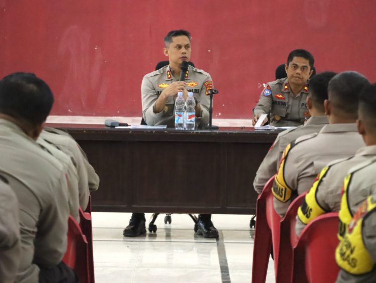 Satuan Binmas Polres Majene Gelar Anev Tugas Bhabinkamtibmas untuk Tingkatkan Kualitas Pelayanan