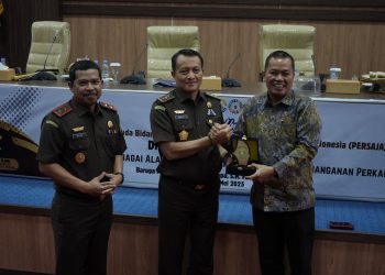 Kuliah Umum di FH Unhas, Jamwas Rudi Margono Motivasi Mahasiswa Tekun Belajar dan Cermati Kekosongan Hukum
